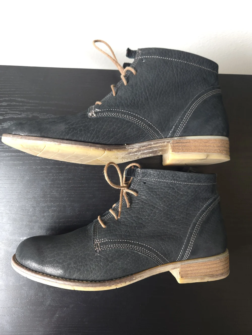 Josef Seibel European Comfort Sienna 3 Black Leather Chukka Boots with Tan Laces